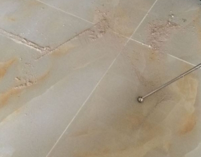 省直辖县瓷砖空鼓维修公司分享粘合剂选择不当在瓷砖铺贴过程中可能导致以下问题